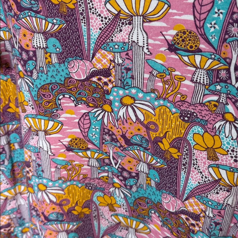 Blue Platypus Colorful Graphic Women's Top Size 1X - Picture 3 of 6